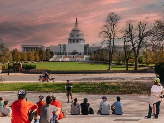 ワシントンD.C.　夜のサイクリングツアー 米国首都の観光名所めぐり＆スポットでの撮影タイムあり ＜3時間／英語ガイド＞by Unlimited Biking