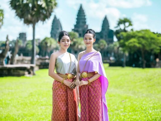 アンコール遺跡観光ツアー　民族衣装体験＆クメールカレーランチ＆本格フレンチディナーを楽しめる ＜日本語ガイド／スパ付きプランあり＞
