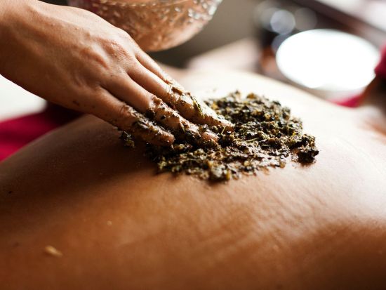 アンコール遺跡観光ツアー　民族衣装体験＆クメールカレーランチ＆本格フレンチディナーを楽しめる ＜日本語ガイド／スパ付きプランあり＞