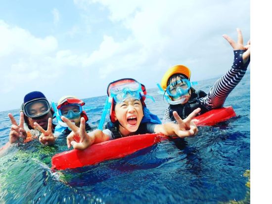 青の洞窟サンセットシュノーケル 神秘的な青の洞窟＋夕暮れの海を満喫 器材レンタル無料＜送迎あり／石垣島＞