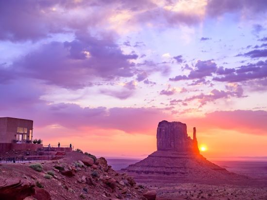 絶景ホテル「ビューホテル」＆グランドキャニオン公園内宿泊 2泊3日　モニュメントバレー＆グランドキャニオン＆アンテロープ＆セドナ＜貸切／日本語ドライバーガイド＞