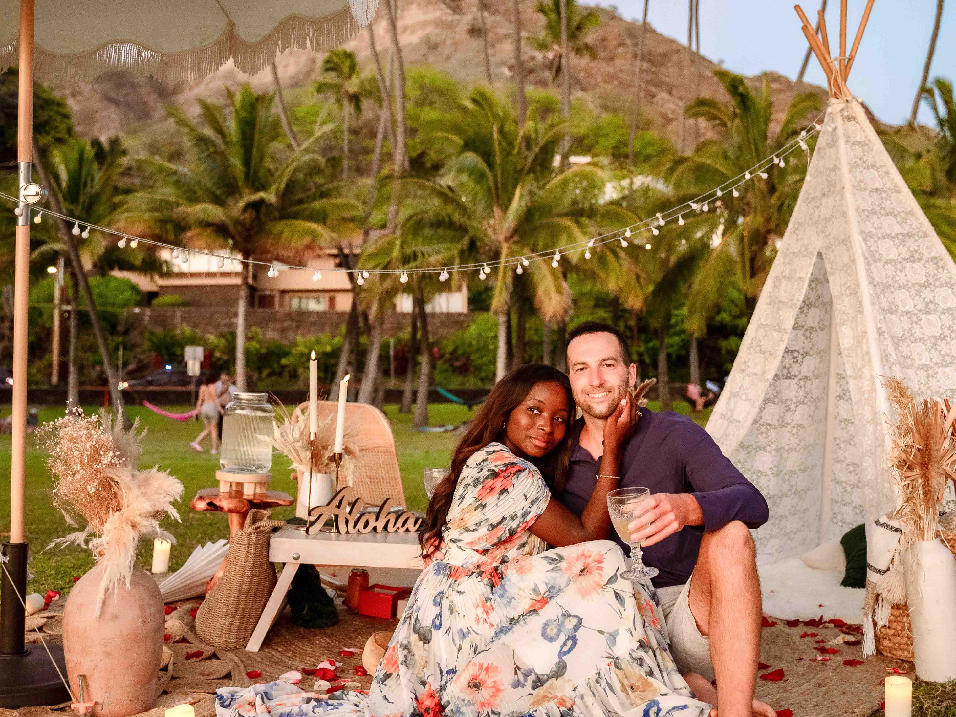 Luxury Hawaii Beach Picnic for Two & Professional Photo Shoot