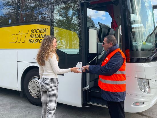 【空港シャトル】ローマ・フィウミチーノ空港 ⇔ ローマ市内　バス乗車チケット ＜英語ドライバー＞