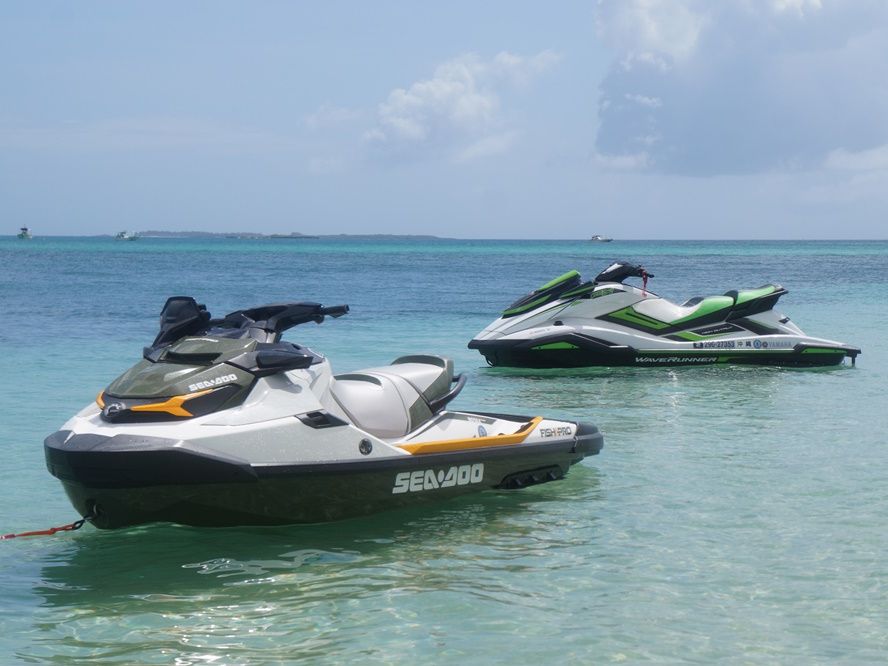 自由度沖縄No.1！】一組貸し切りジェットスキーツーリング！ 透明度