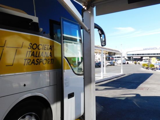 【空港シャトル】ローマ・チャンピーノ空港 ⇔ ローマ市内　バス乗車チケット ＜英語ドライバー＞