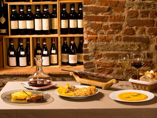 ワイン＆フードツアー　リゾットやパスタ、チーズなどミラノの美食を堪能する食べ歩きツアー＜3時間／英語ガイド＞