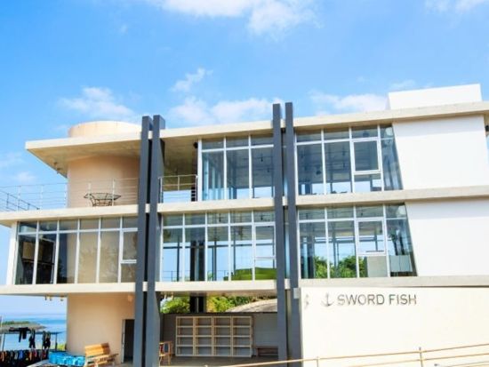 青の洞窟 シュノーケリング　コーラル体験ダイビングやオーシャンテラスでのBBQ付きプランあり！＜ボート／ショップ設備利用可／グリーン・フィンズ認定店／恩納村発＞