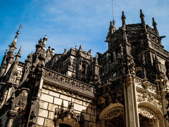 シントラ観光 1日ツアー 人気の3大宮殿を制覇！ペーナ宮殿＋シントラ宮殿＋レガレイラ宮殿＜貸切／現地語ドライバー／リスボン発＞