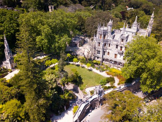Portugal_Sintra_Regaleira Palace_pixta_58363602_M