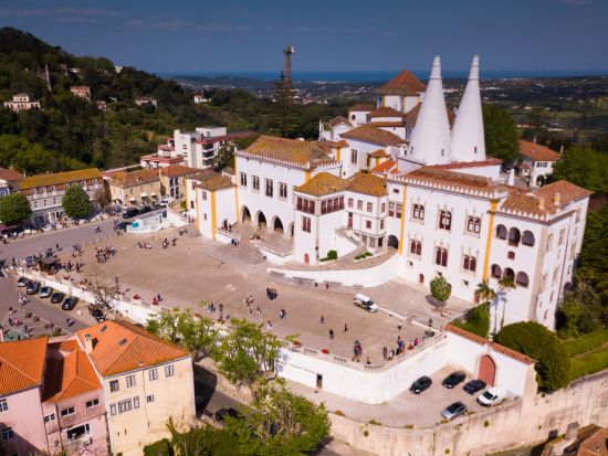 シントラ観光 1日ツアー 人気の3大宮殿を制覇！ペーナ宮殿＋シントラ宮殿＋レガレイラ宮殿＜貸切／現地語ドライバー／リスボン発＞