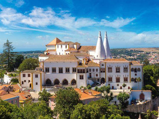Sintra Palace_shutterstock_570271885