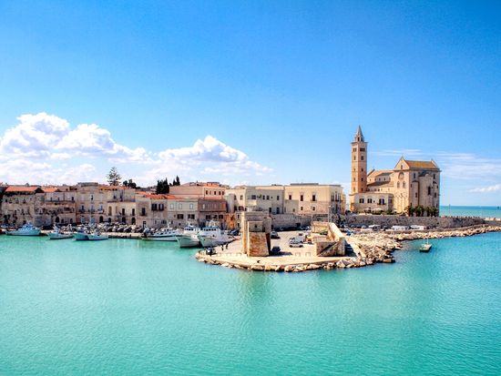 Trani_AdobeStock_318038662