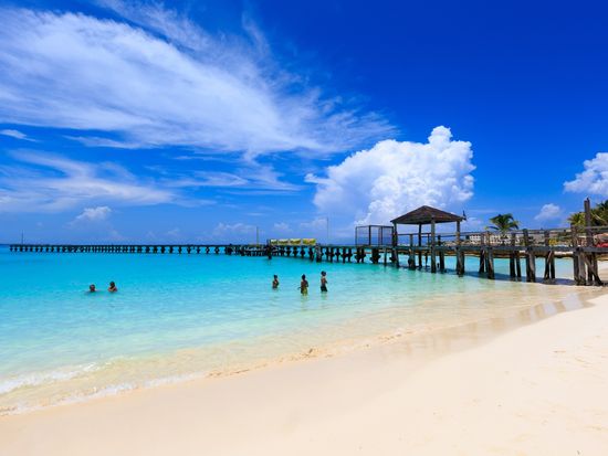 Mexico_Cancun_Beach_shutterstock_466435739