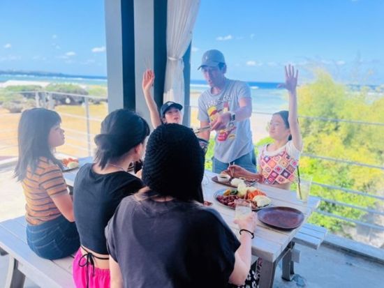 貸切フィッシング＆GRILL！うみんちゅ漁師と行く魚釣り 釣れたお魚は炭火でみんなでグリル♪＜手ぶら参加OK／2名～／恩納村＞