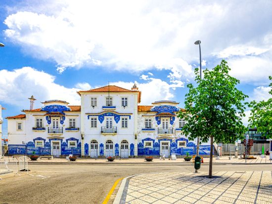 リスボン発ポルト着 1泊2日ツアー　リスボン＋ロカ岬＋シントラ＋アヴェイロ＋ポルト＜金曜／1名催行／日本語＞