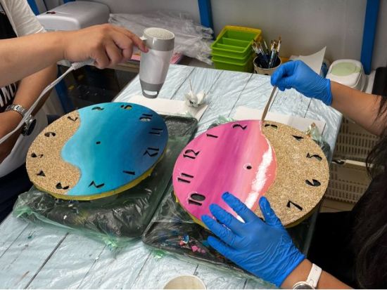 レジンアート体験　人気のレジンアートで時計作り！石垣島の海を描いて世界に一つのアート作品に ＜石垣島＞by くくる屋