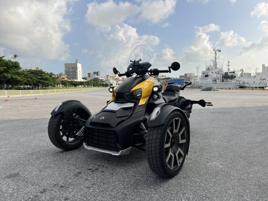 レンタルトライク「can-am RYKER(カンナム ライカー)」6時間レンタルプラン 迫力満点の大型トライクで宮古島の観光地を巡る＜6時間／宮古島＞