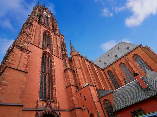 Germany_Frankfurt_St. Catherine's Church_shutterstock_1096243274