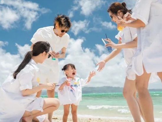 ペイントフォト 人気のペイントフォトが瀬底島で楽しめる♪思い出を写真に残そう！ムービー付きプランもあり◎＜約1時間～2時間／ドローン撮影可／瀬底島＞