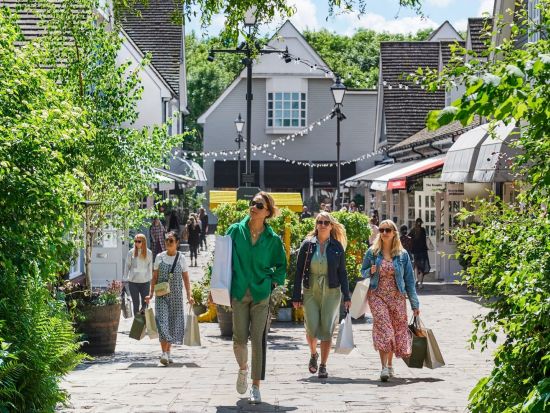 大型アウトレットモール「ビスタービレッジ」　往復バスチケット事前予約＜ロンドン発＞