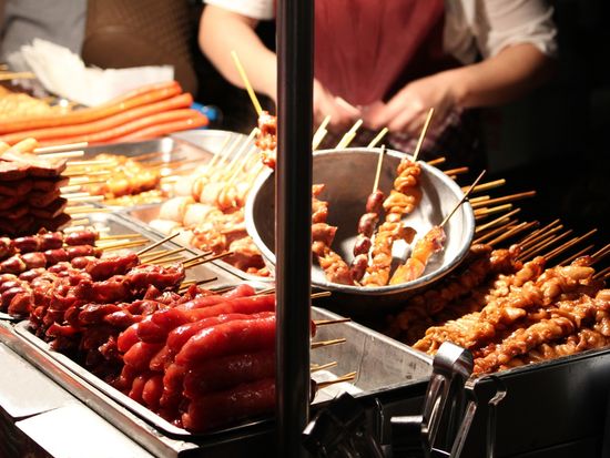 Taiwan_Tainan_Night Market_shutterstock_1043398396