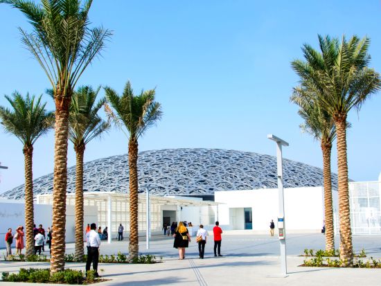 【貸切】ドバイ発アブダビ観光プライベートツアー！グランド・モスク入場＋自由に選べる観光地＜貸切／1台料金／日本語ガイド／終日／ドバイ発＞