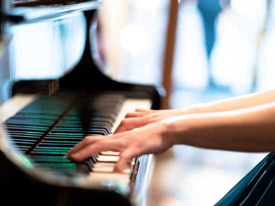 THE KOBE CRUISE コンチェルト トワイライト・ナイトクルーズ｜鉄板焼きコース 事前予約＜神戸市＞