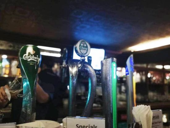 バンコクのナイトライフを体験！ガイドと一緒に行くバンコクの人気バー巡り＜夜／英語ガイド＞