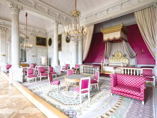 1_chambre_de_limperatrice_grand_trianon_c_epv_-_th