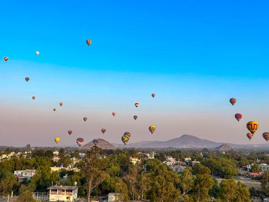 テオティワカン遺跡上空 熱気球遊覧＜英語ガイド／遺跡入場オプションあり＞