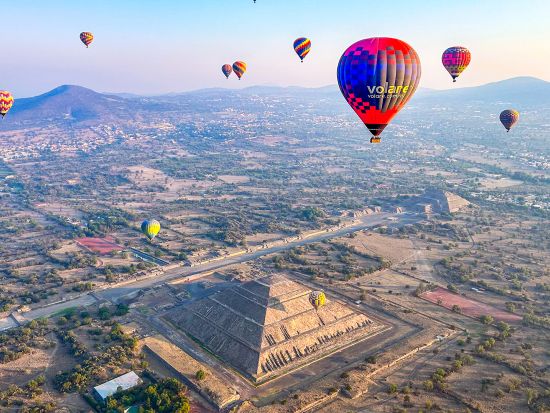 テオティワカン遺跡上空 熱気球遊覧＜英語ガイド／遺跡入場オプションあり＞