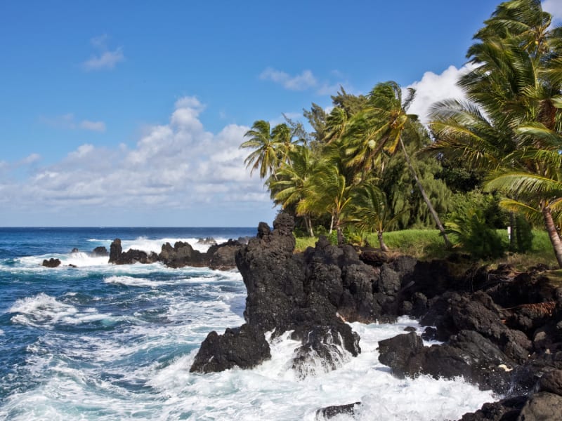 Keanae_Coast_Shutterstock_154540772