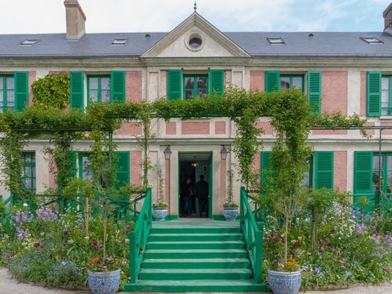 France_Giverny_Monet house_AdobeStock_267709410