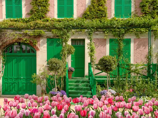 France_Giverny_Monet house_AdobeStock_68639674