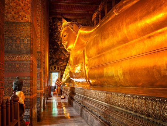 Thailand_Bangkok_Wat Pho_shutterstock_98302424