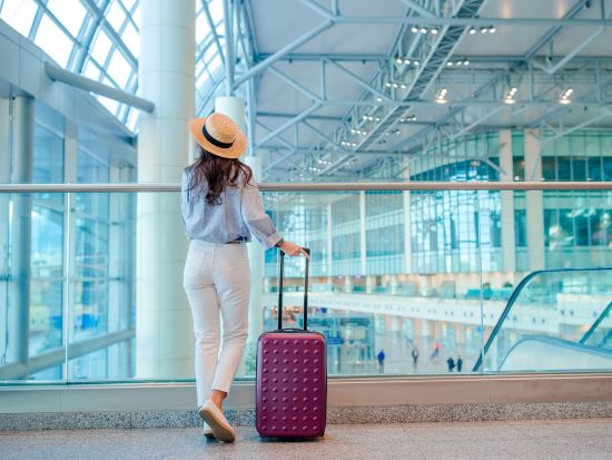 【空港送迎】ドバイ市内 ⇒ ドバイ国際空港　ショッピングモール立ち寄り付き ＜貸切／買い物時間：2時間／日本語ガイド＞
