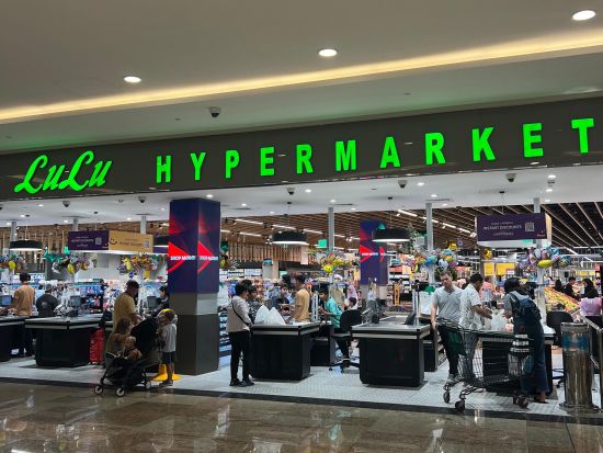 【空港送迎】ドバイ市内 ⇒ ドバイ国際空港　ショッピングモール立ち寄り付き ＜貸切／買い物時間：2時間／日本語ガイド＞
