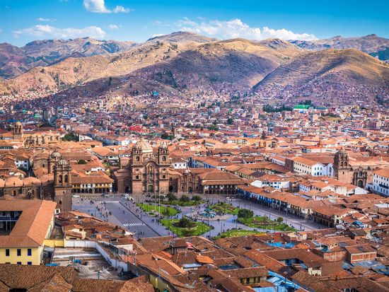 pixta_43642134_M_Cusco_city