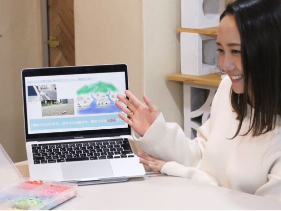 海洋プラスチックアクセサリー/キーホルダー作り 楽しい海ゴミ講座も！まるで宝探しなビーチクリーンのセットプランもあり＜約3時間／那覇＞