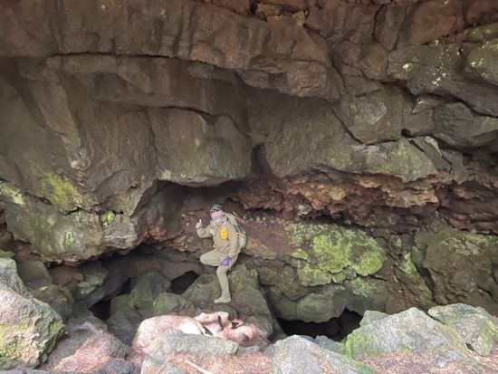 青木ヶ原樹海1日トレッキングツアー 一般観光客が行けないディープな3つの溶岩洞窟を探検！富士風穴＋鳴沢コウモリ穴＋本栖氷穴＜河口湖駅・富士五湖ホテル送迎＞