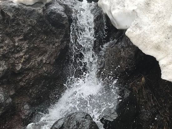 幻の滝へご案内