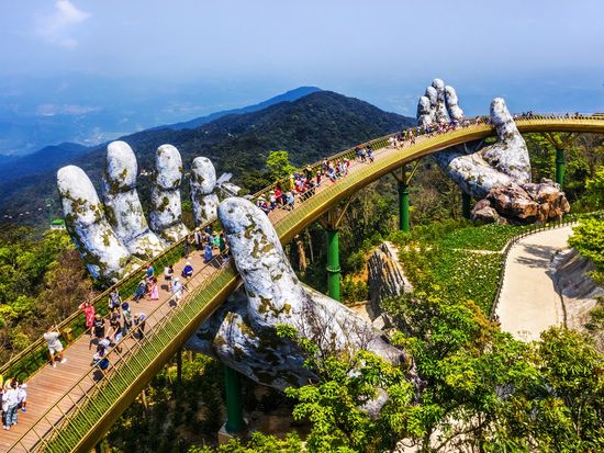 Vietnam_Da Nang_Sun World Ba Na Hills_shutterstock_1343287217