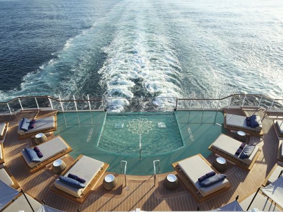 エクスプローラジャーニー　チビタベッキア発～バルセロナ着　地中海クルーズ8日間