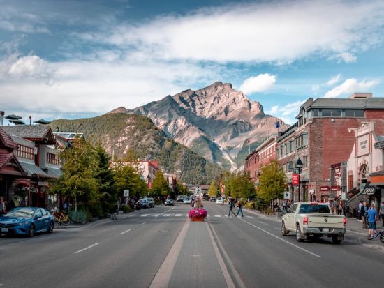 世界遺産カナディアンロッキー　ジョンストン渓谷＆ボウ滝＆フードゥー 観光ツアー＜5～10月／日本語音声ガイド／英語ドライバー／バンフ発＞