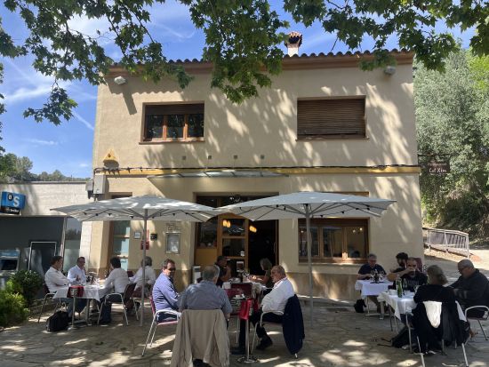 希少カヴァ「コルピナット」ワイナリーツアー　製造工程見学＋ワイン4種試飲＋地元レストラン昼食＜貸切／6時間／昼食付／英語または日本語／バルセロナ発＞