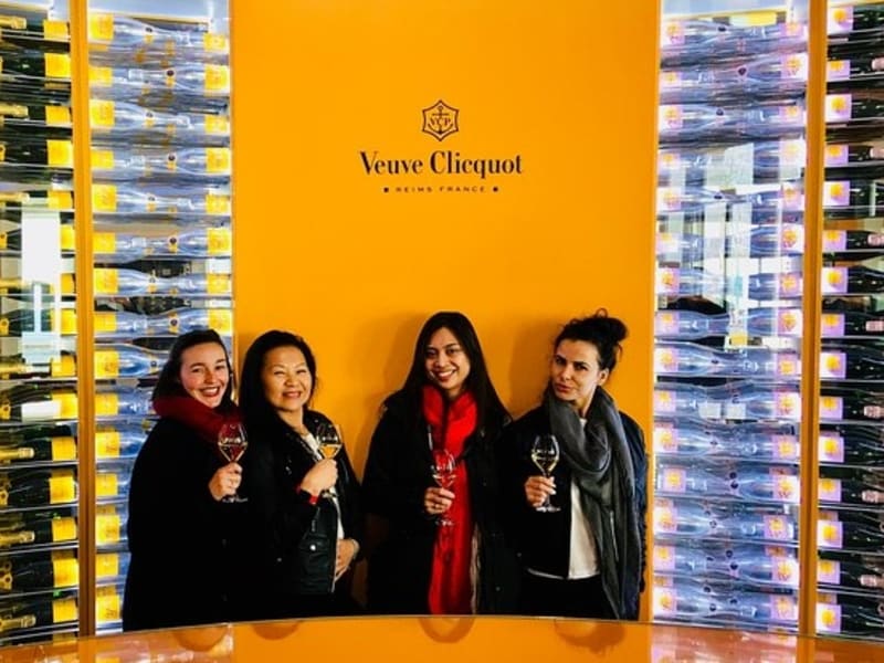 Veuve_clicquot_and_small_producer10