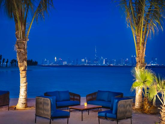 Anantara_World_Islands_Dubai_Resort_Restaurant_Helios_Outdoor_View