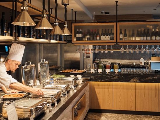 body-img-wrt-gallery-dining-brea (2)