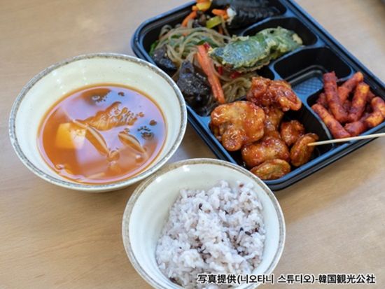 通仁市場＆南大門市場でB級グルメ食べ歩き！昼食は韓国のお弁当体験☆タッカンマリの夕食付きプランあり＜半日／日本語ガイド付き＞