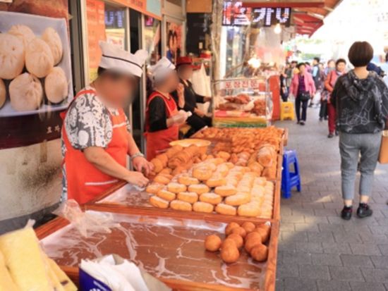 通仁市場＆南大門市場でB級グルメ食べ歩き！昼食は韓国のお弁当体験☆タッカンマリの夕食付きプランあり＜半日／日本語ガイド付き＞